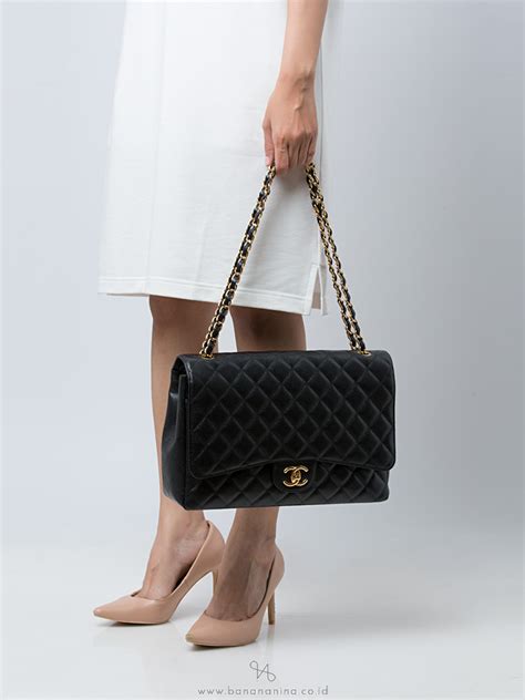 chanel caviar maxi flap|Maxi classic handbag, Grained calfskin & gold.